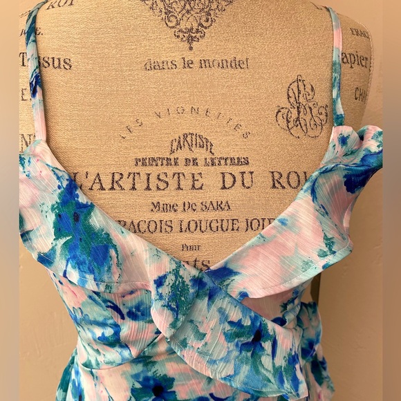 4/$20 BNWT Pretty Dress with Flirty Ruffles - Picture 4 of 7